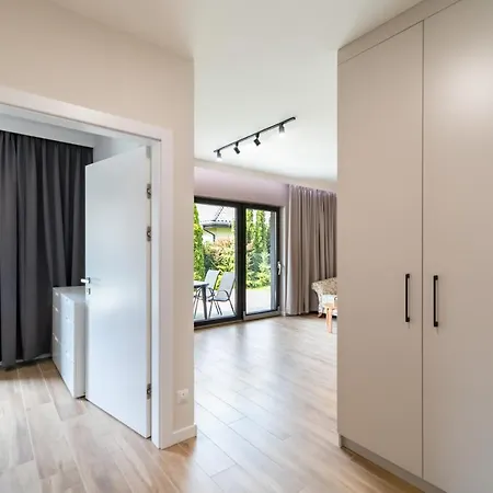 アパート Kochanowskiego Z Ogrodkiem I Garazem - Dream ウストロン