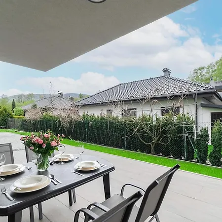 Kochanowskiego Z Ogrodkiem I Garazem - Dream アパート ウストロン