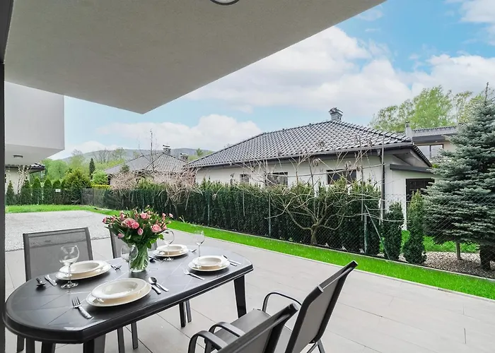 Kochanowskiego Z Ogrodkiem I Garazem - Dream Apartmán Ustroň